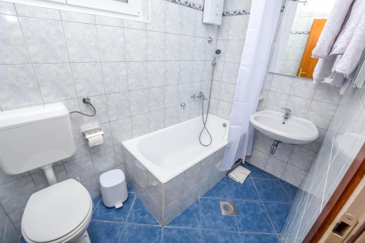 Apartment Mira Primosten Room photo