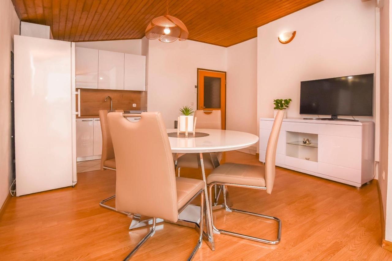 Apartment Mira Primosten Room photo